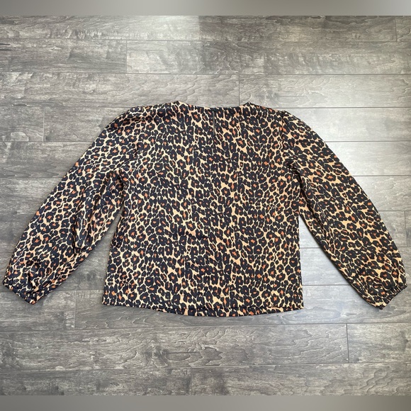Joe Fresh Leopard Print Women’s Long Sleeve Blouse - Picture 2 of 6